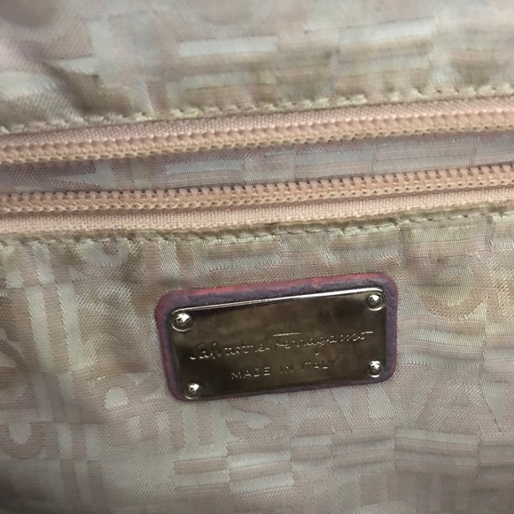 Preloved bags - Picture 2 of 5